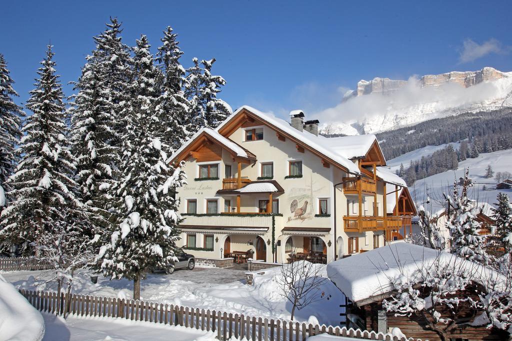 Apartments Lasteis La Villa  Bagian luar foto