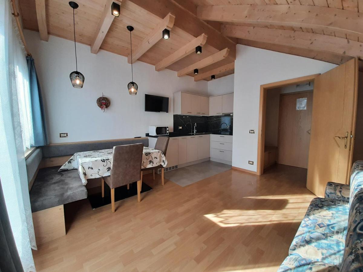 Apartments Lasteis La Villa  Bagian luar foto