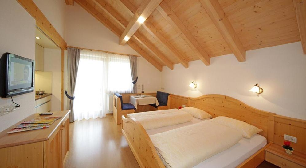 Apartments Lasteis La Villa  Bagian luar foto