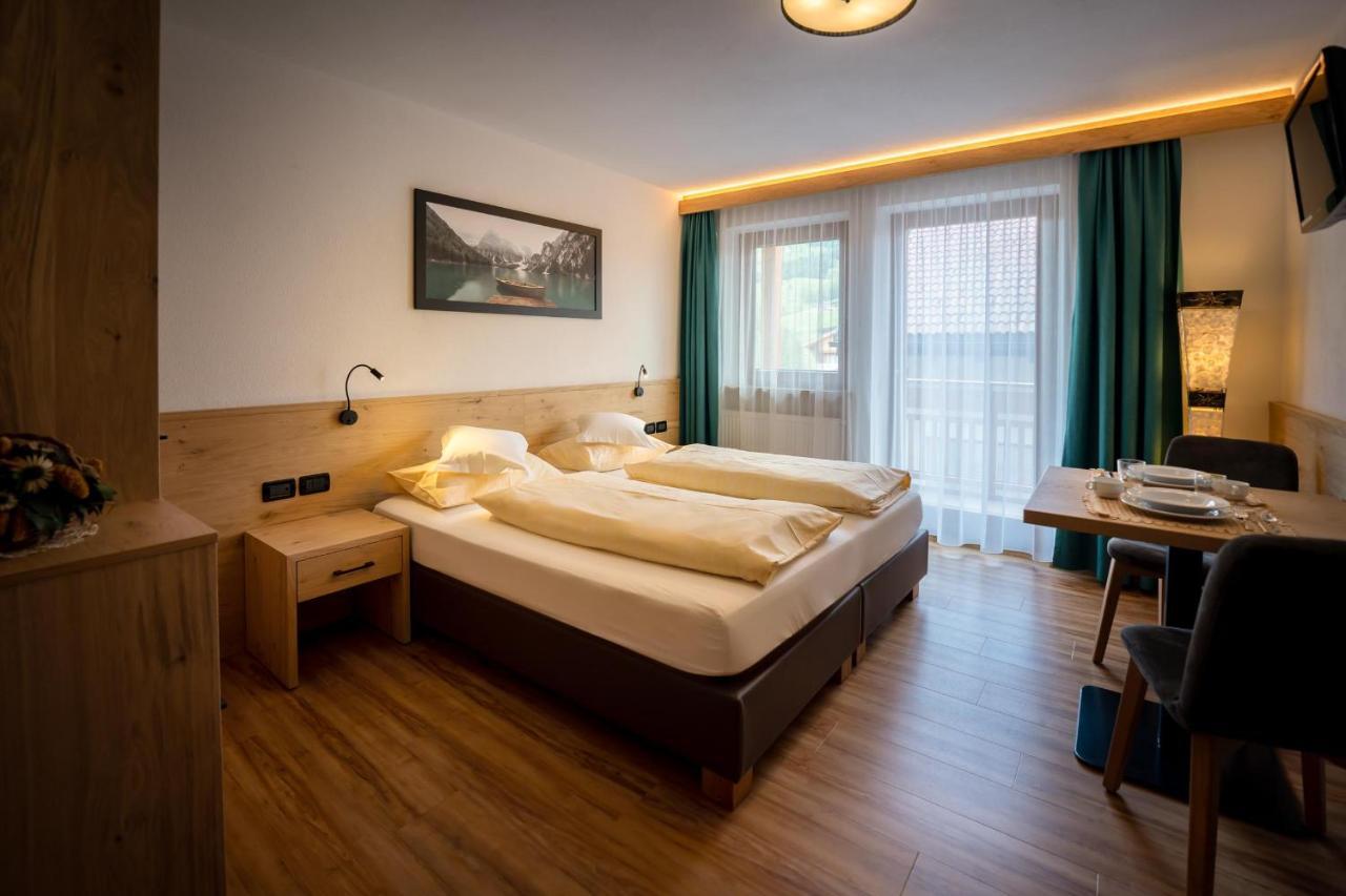 Apartments Lasteis La Villa  Bagian luar foto