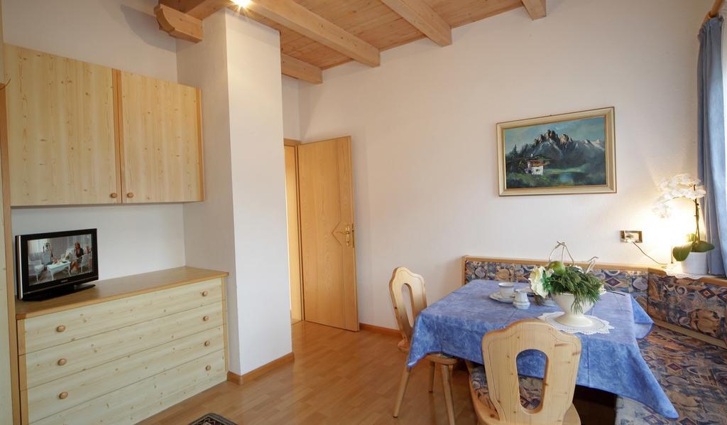 Apartments Lasteis La Villa  Bagian luar foto